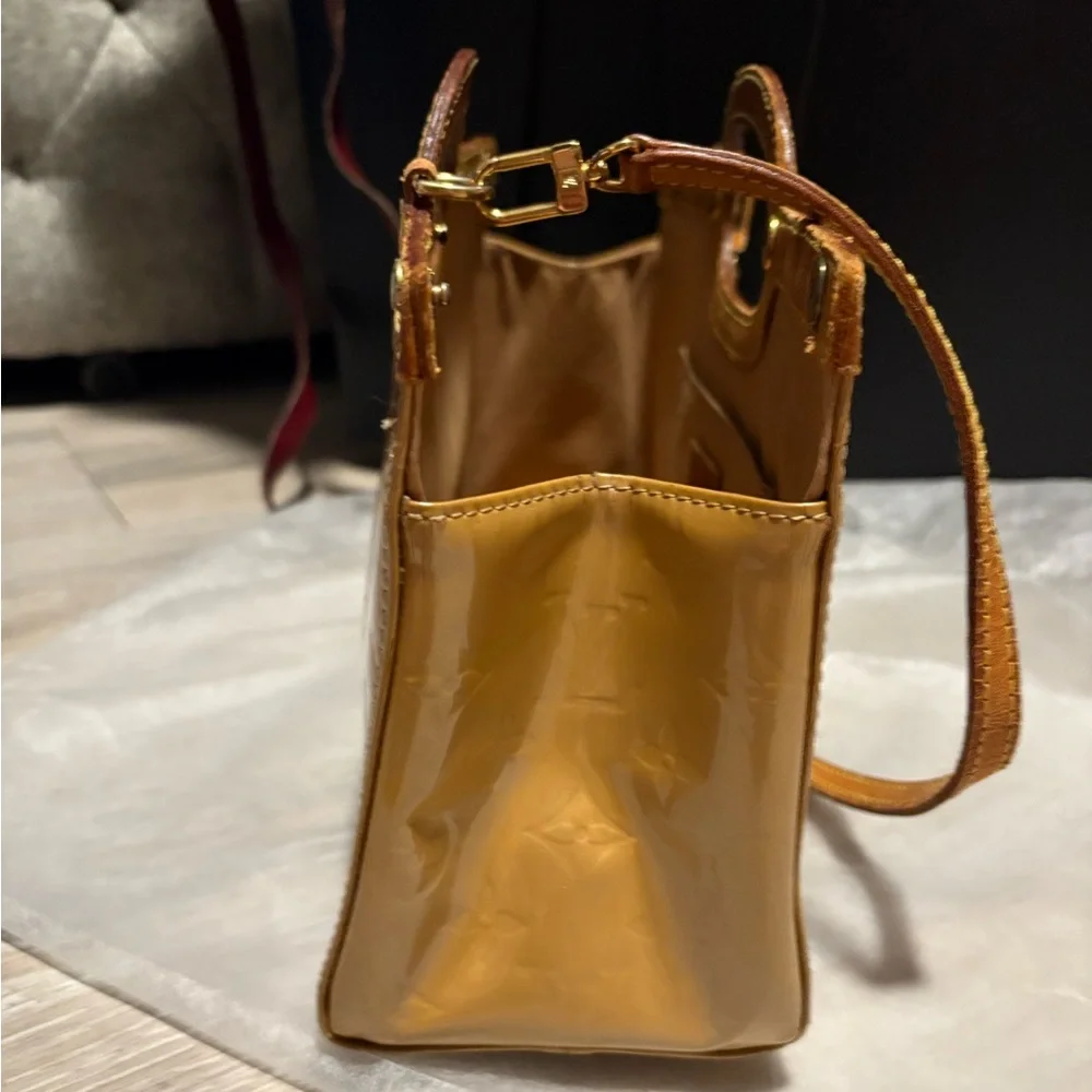 XSOLDX Louis Vuitton Roxbury Beige Vernis Monogram Bag W/ Authentication - Picture 5 of 14